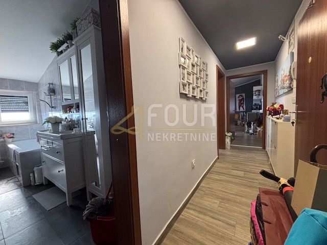 Novi Vinodolski, 66m2