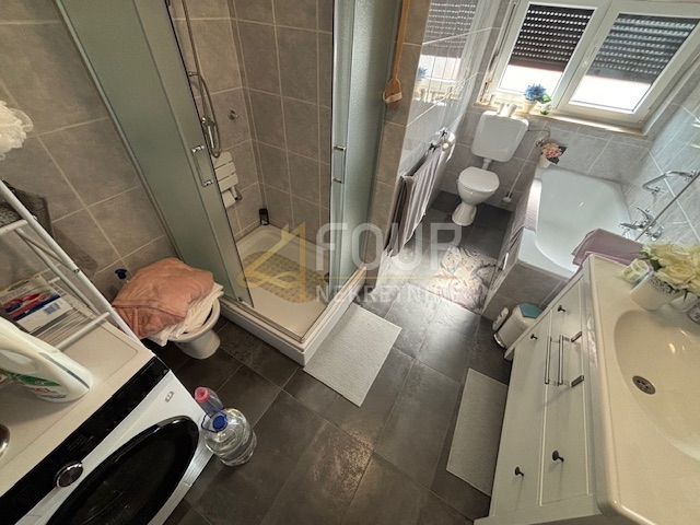 Novi Vinodolski, 66m2