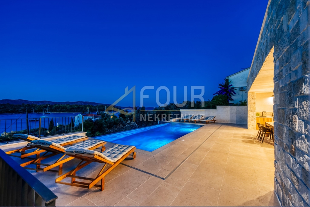 Mali Iž, Zadar - Okolica, 294m2