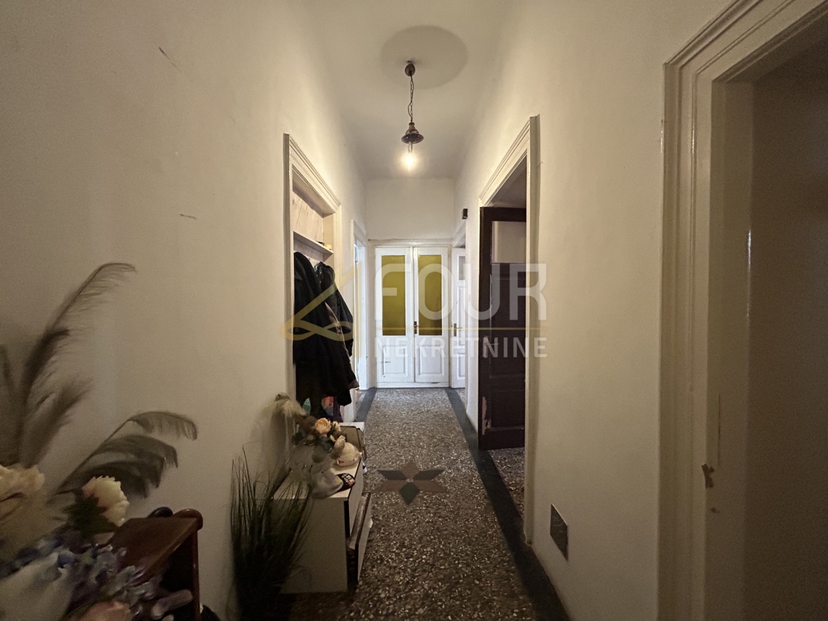 Centar, Pula, 114,50m2