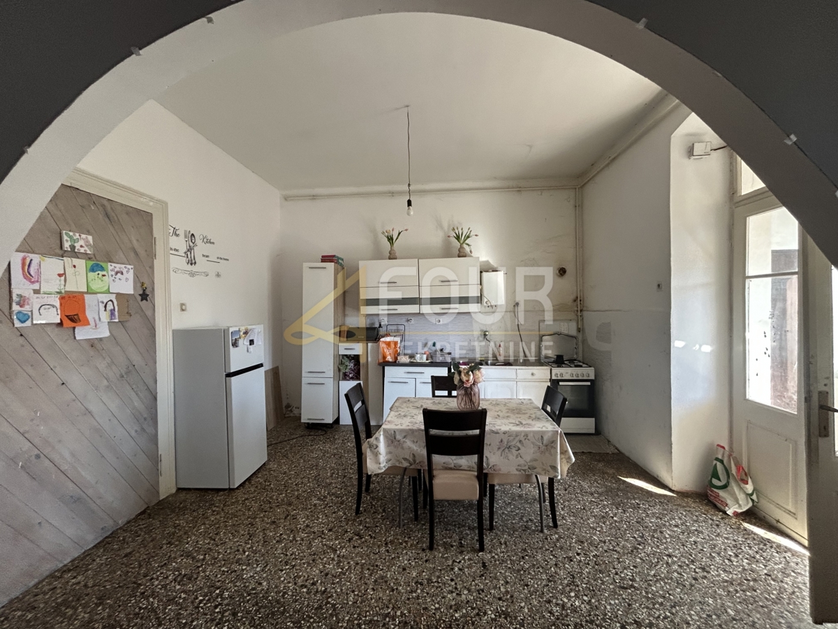 Centar, Pula, 114,50m2