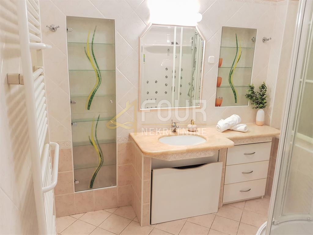 Opatija - Centar, Opatija, 205,46m2