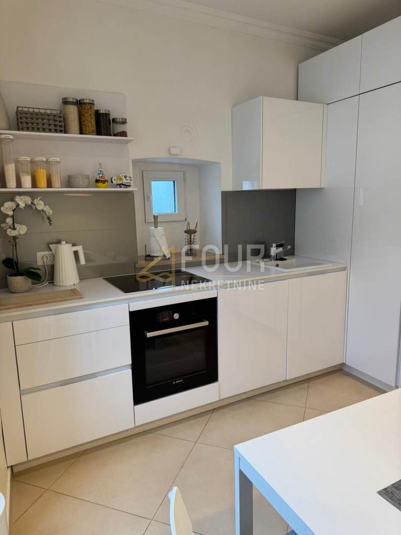 Centar, Rijeka, 77,64m2