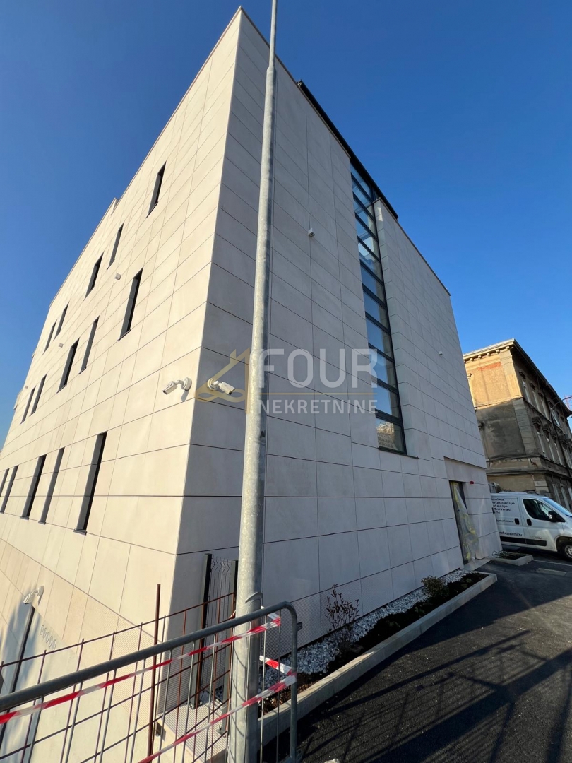 Pećine, Rijeka, 120,86m2