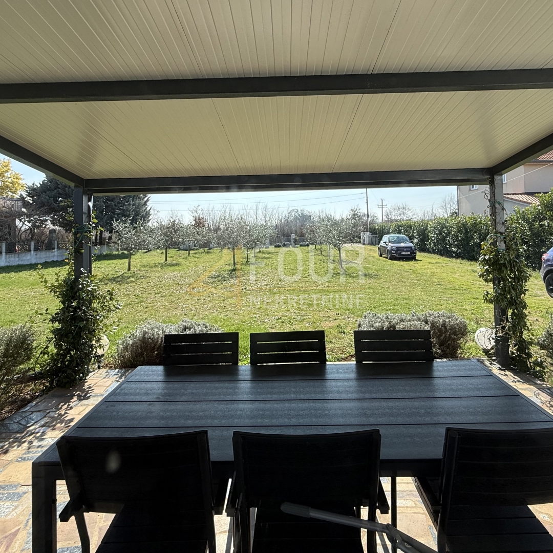 Istria, Marčana - zona circostante, casa indipendente con grande cortile