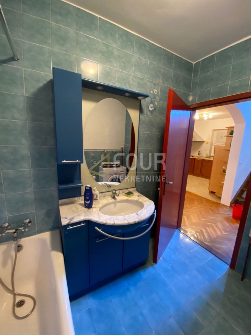 Istria, Parenzo, San Lorenzo, casa con piscina