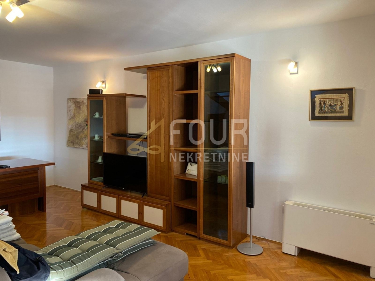 Istria, Parenzo, San Lorenzo, casa con piscina