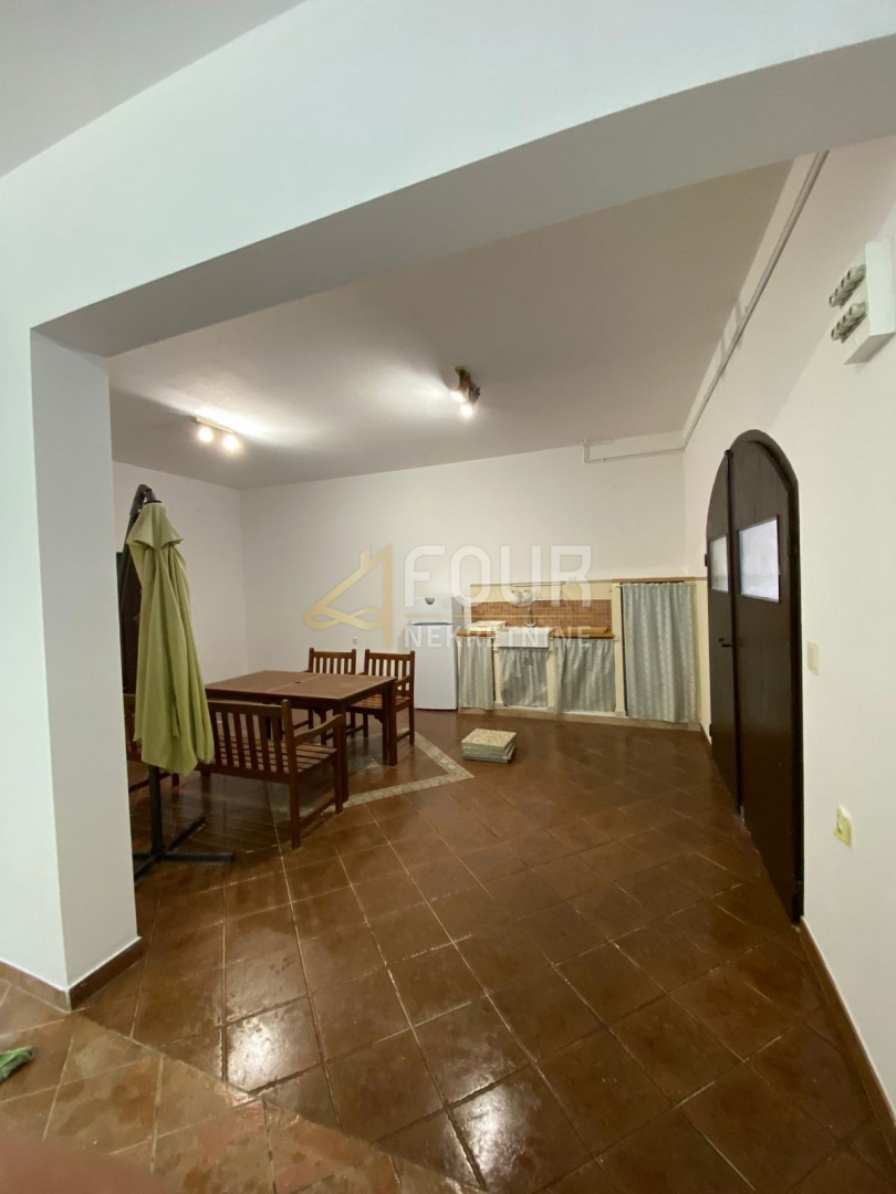 Istria, Parenzo, San Lorenzo, casa con piscina