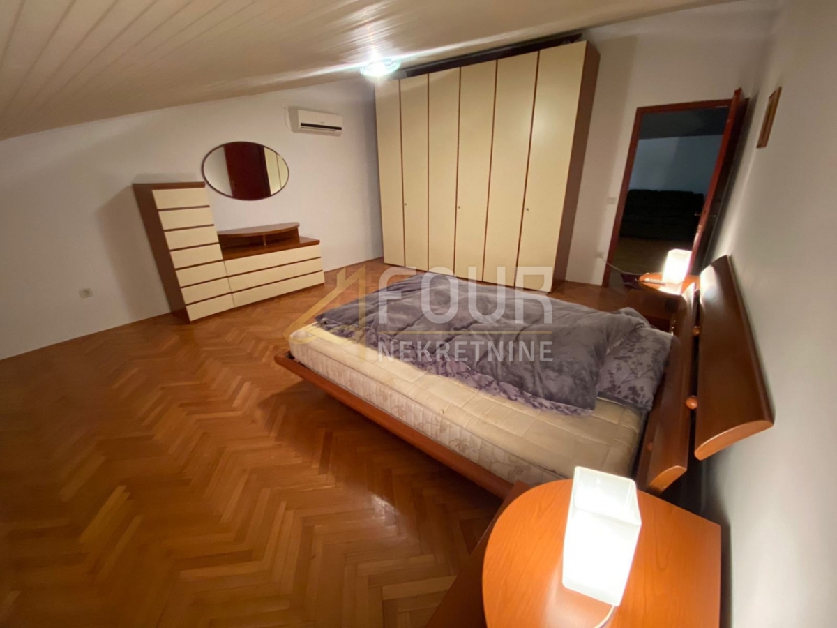 Istria, Parenzo, San Lorenzo, casa con piscina