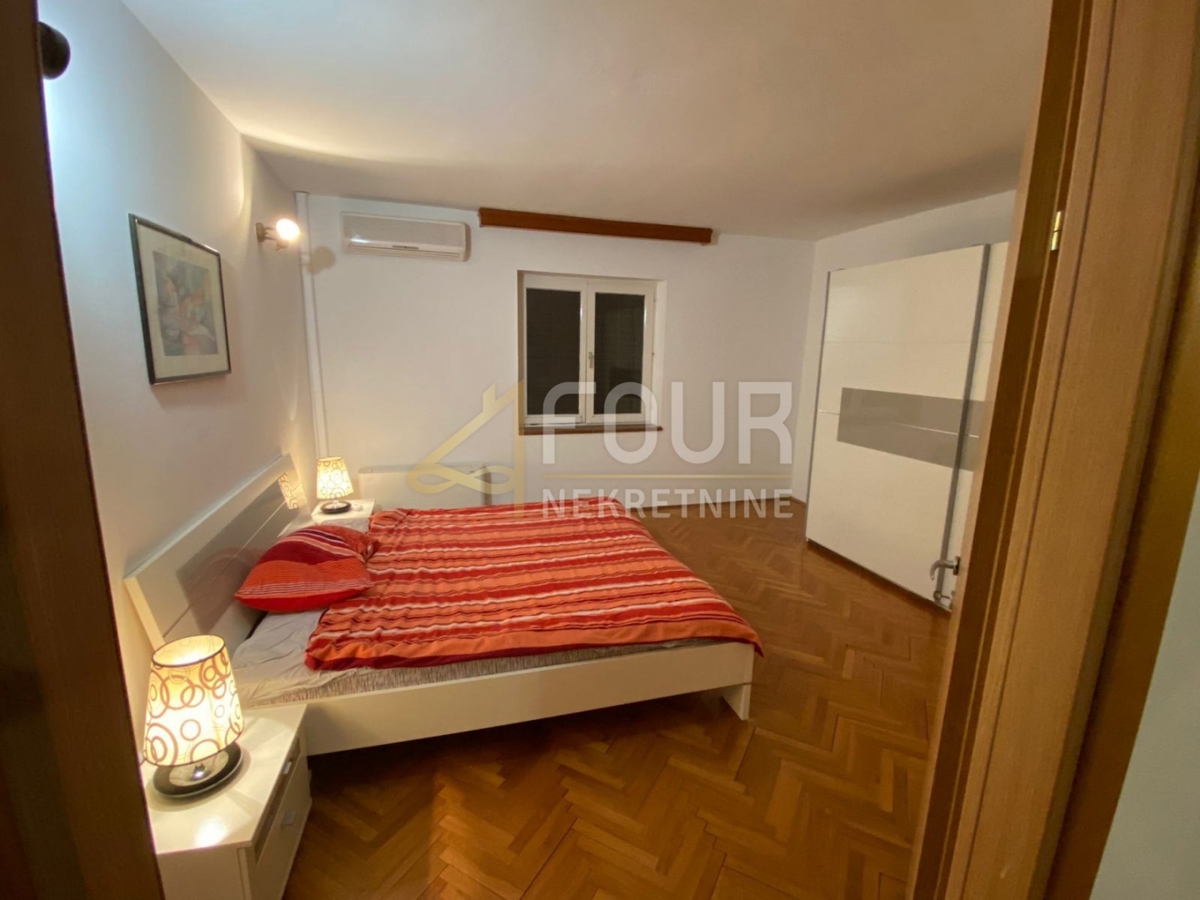 Istria, Parenzo, San Lorenzo, casa con piscina