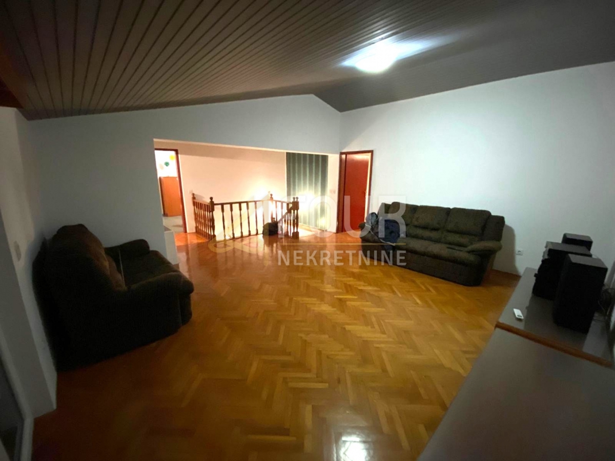 Istria, Parenzo, San Lorenzo, casa con piscina