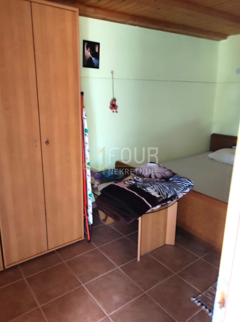 Isola di Rab, casa a schiera, 136m2