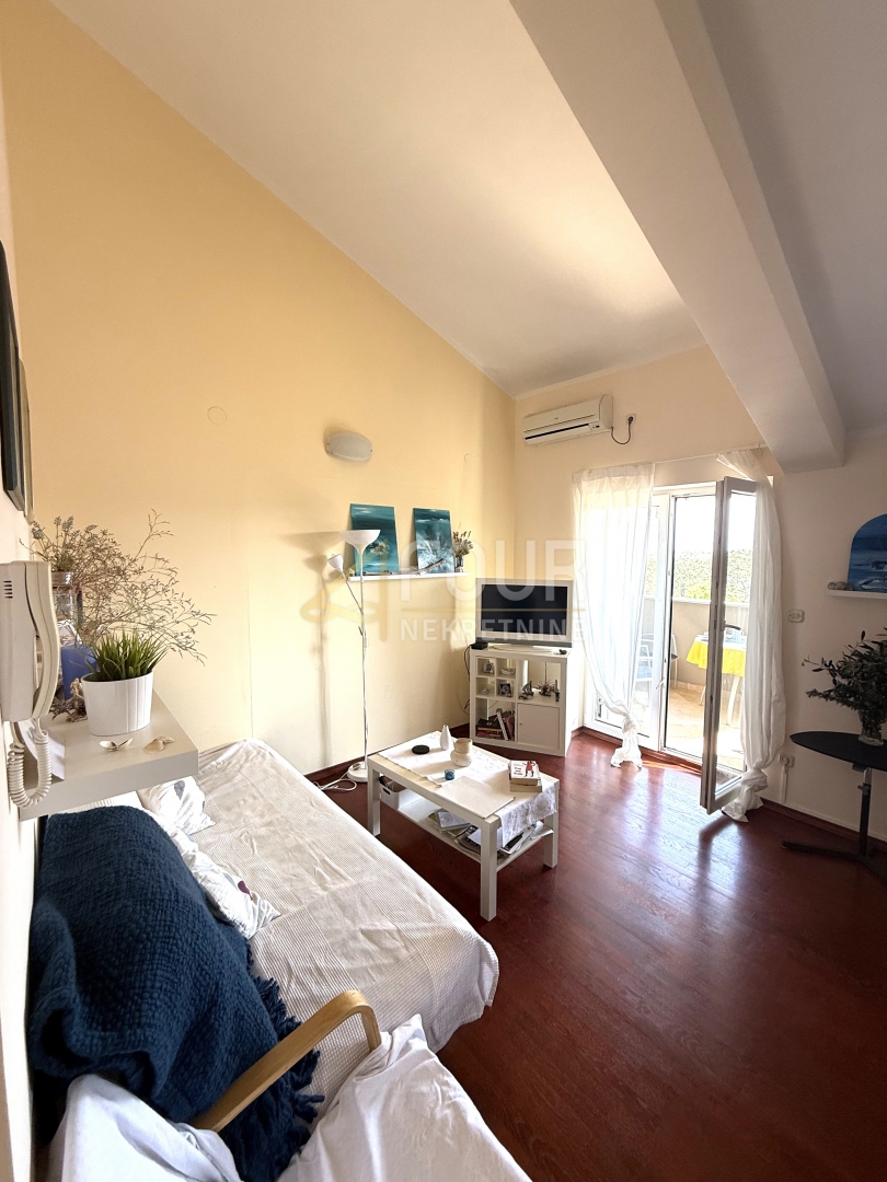 Isola di Krk, Šilo, monolocale più soggiorno, 45m2, balcone, vista mare