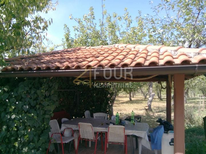 Boljun, Lupoglav, 87m2