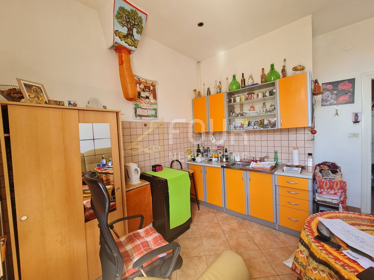 Centar, Rijeka, 72,10m2