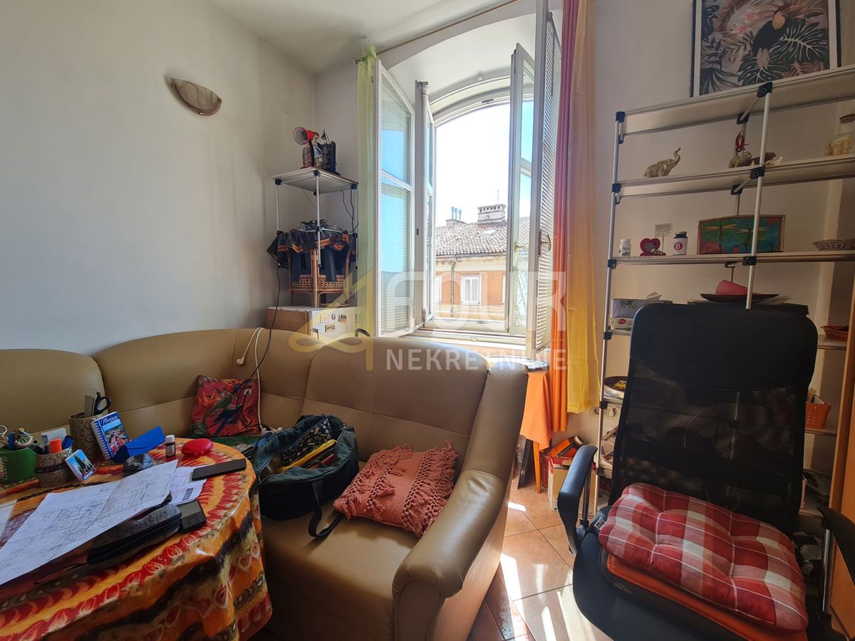 Centar, Rijeka, 72,10m2
