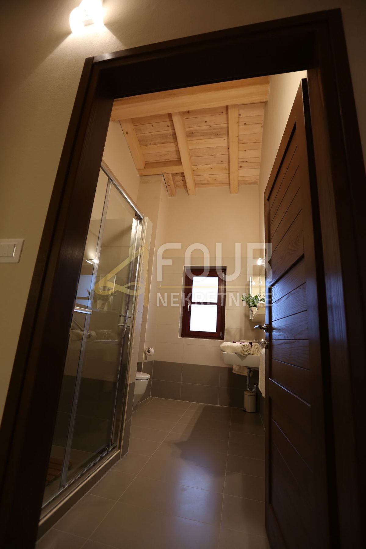 Svetvinčenat, 302,77m2