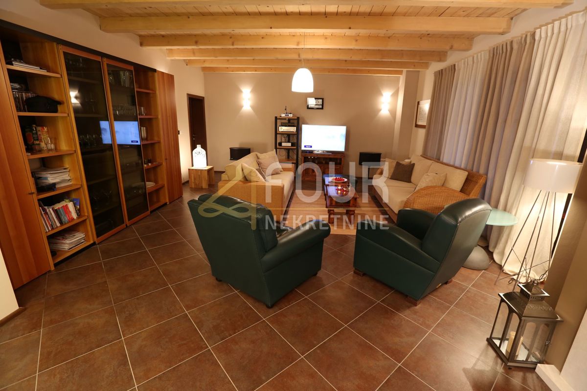 Svetvinčenat, 302,77m2