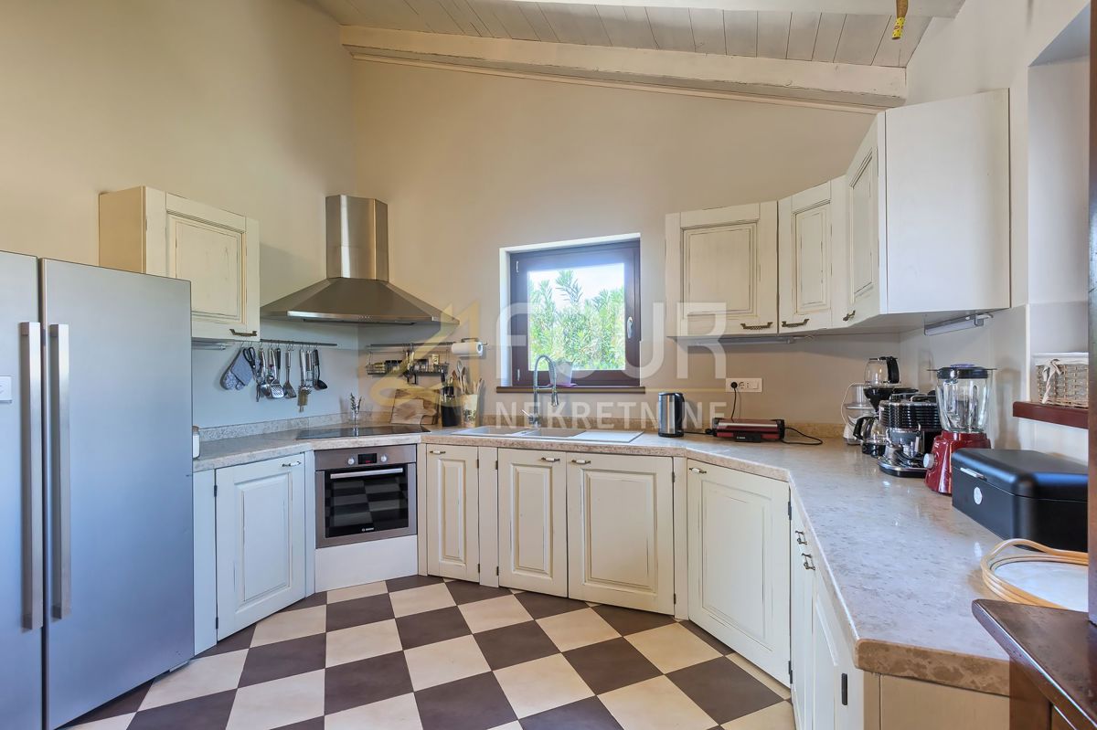 Svetvinčenat, 302,77m2