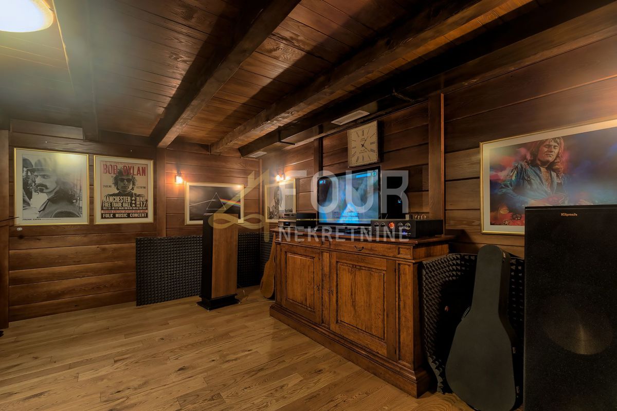 Svetvinčenat, 302,77m2