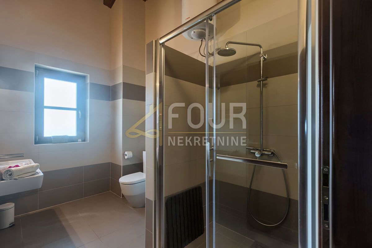 Svetvinčenat, 302,77m2