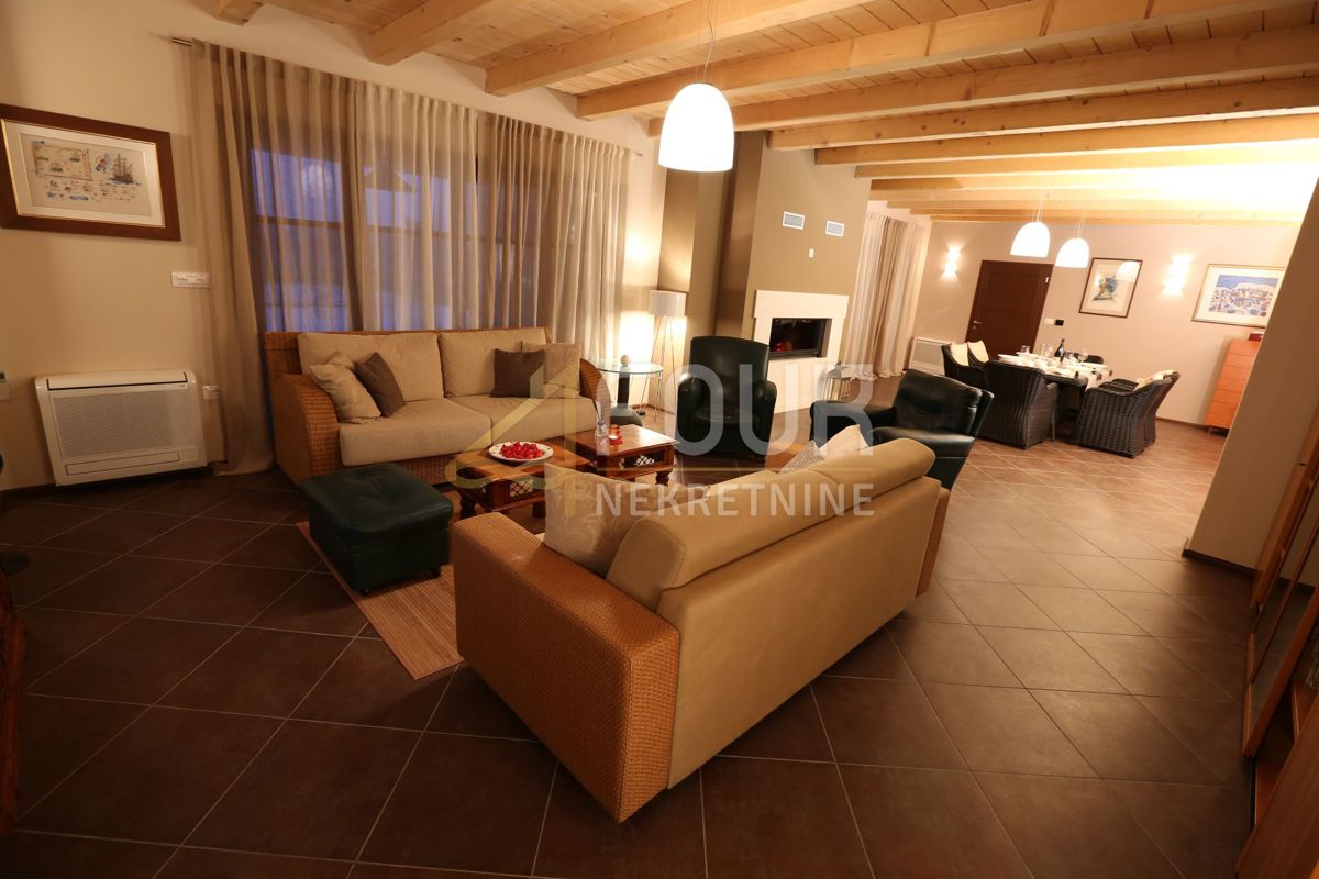 Svetvinčenat, 302,77m2