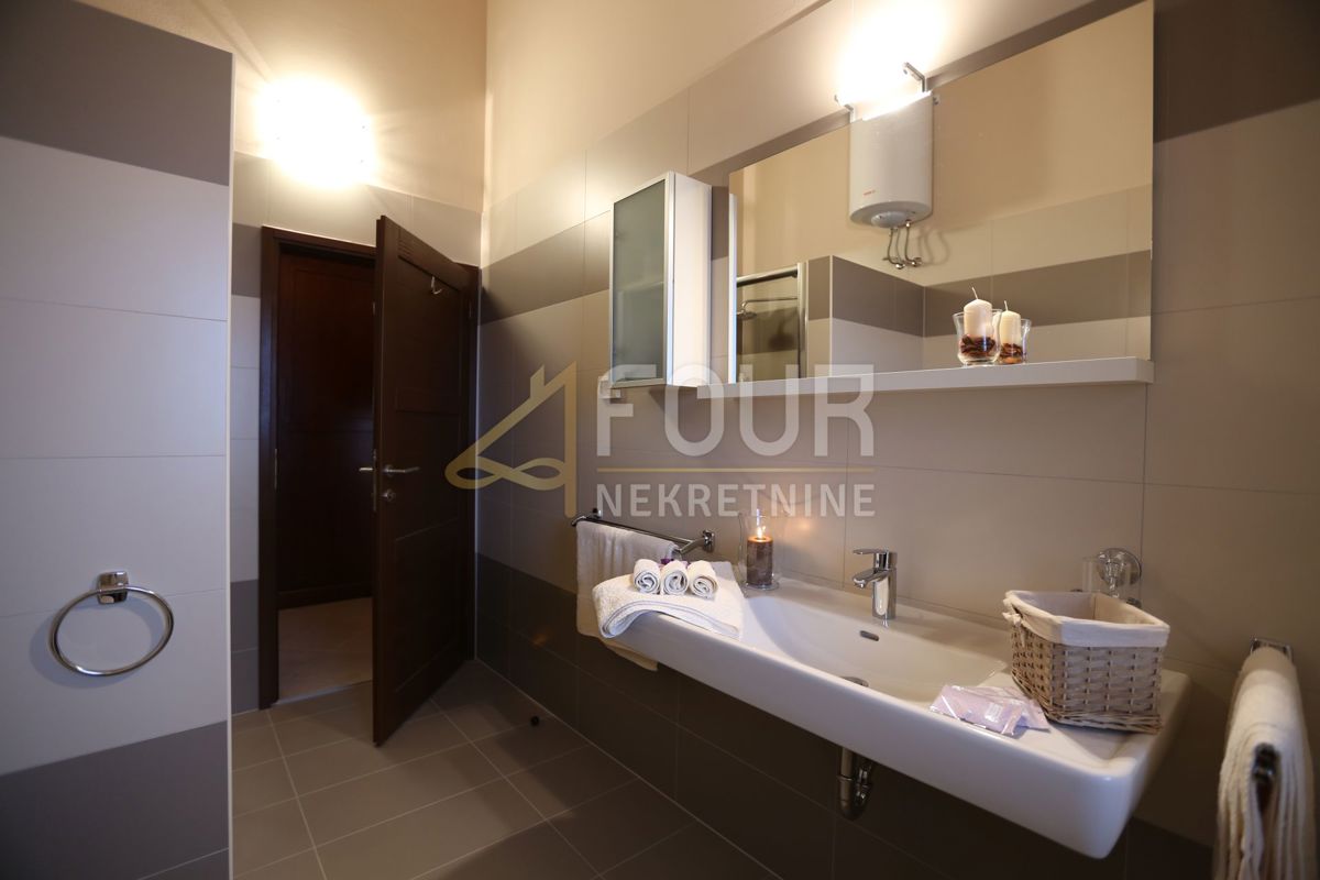 Svetvinčenat, 302,77m2