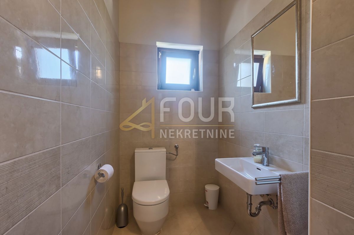 Svetvinčenat, 302,77m2