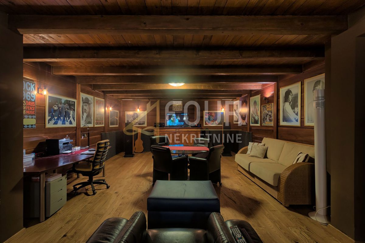 Svetvinčenat, 302,77m2