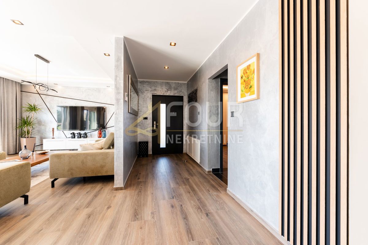 Novi Vinodolski, 391,72m2