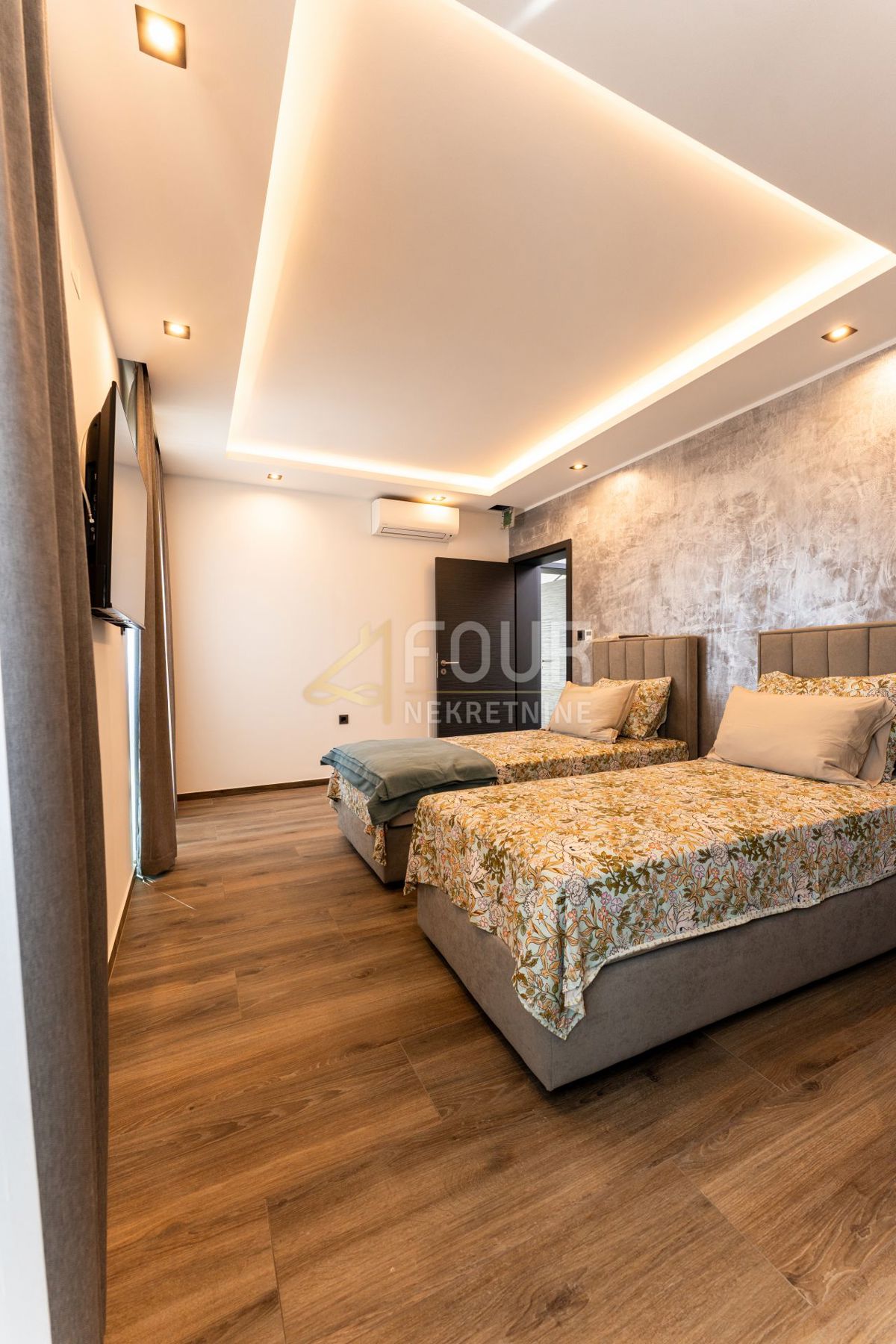 Novi Vinodolski, 391,72m2