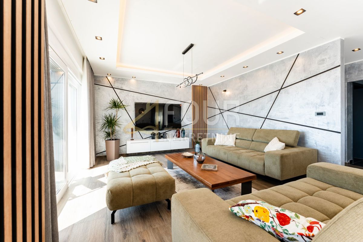 Novi Vinodolski, 391,72m2