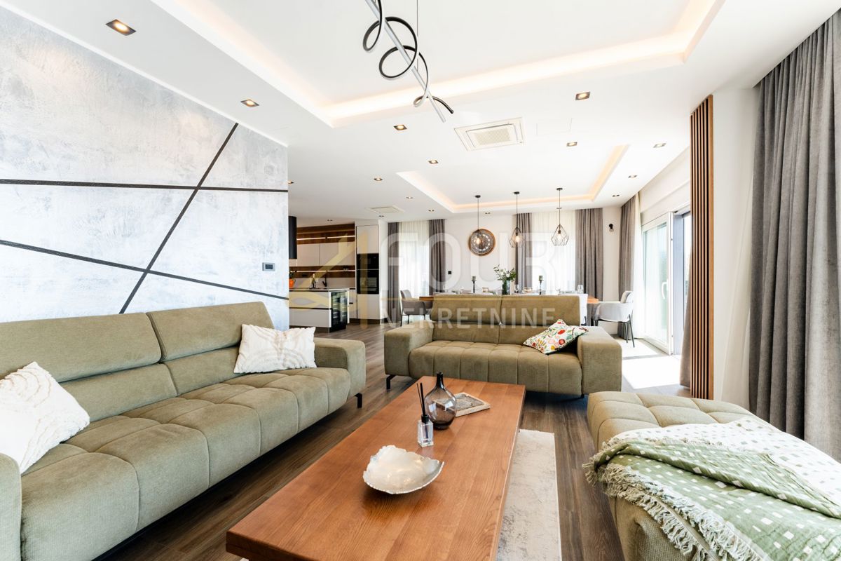 Novi Vinodolski, 391,72m2