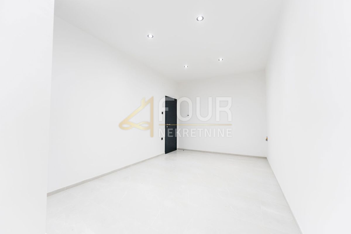 Novi Vinodolski, 391,72m2