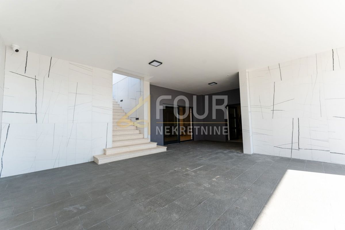 Novi Vinodolski, 391,72m2