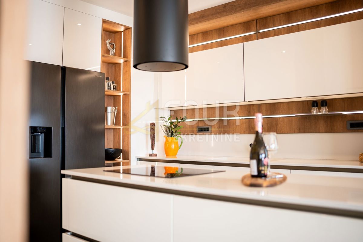 Novi Vinodolski, 391,72m2