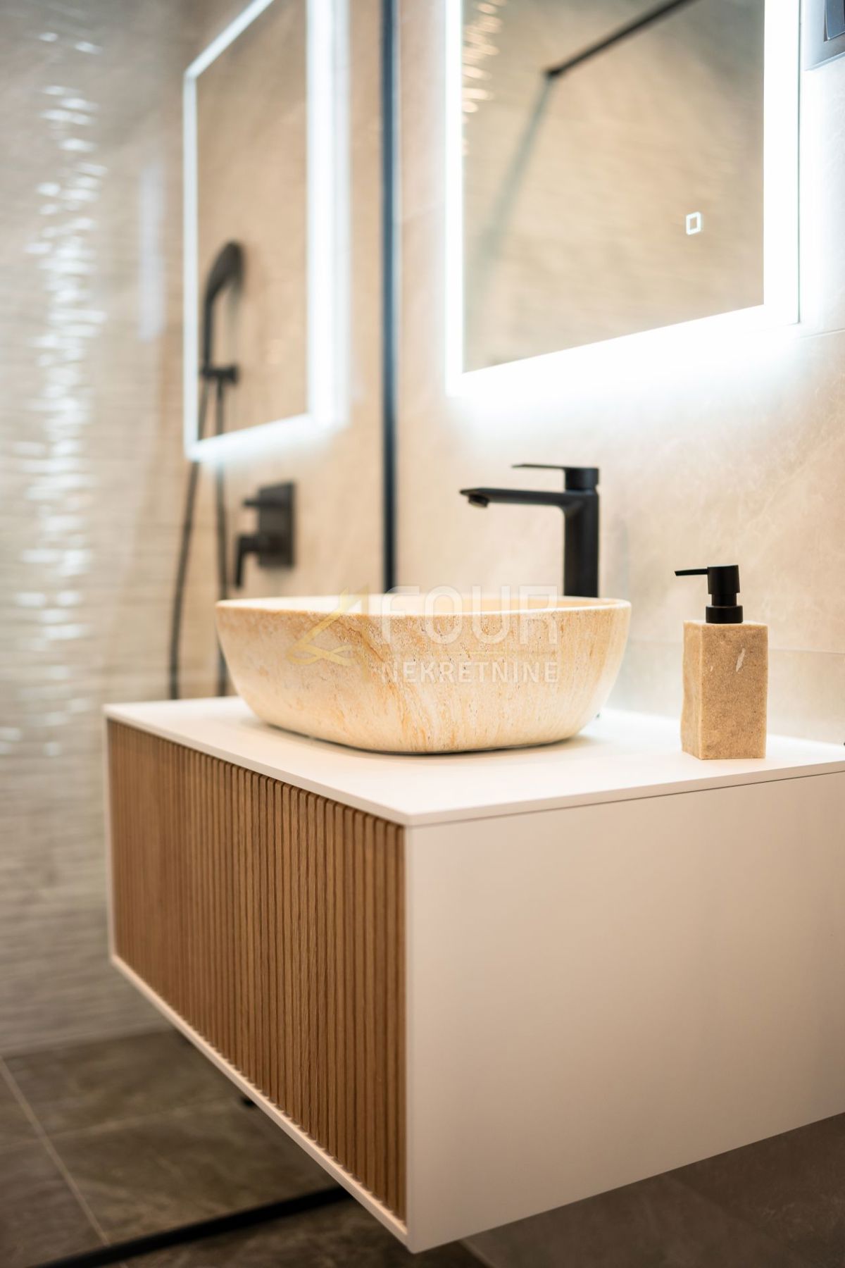 Novi Vinodolski, 391,72m2