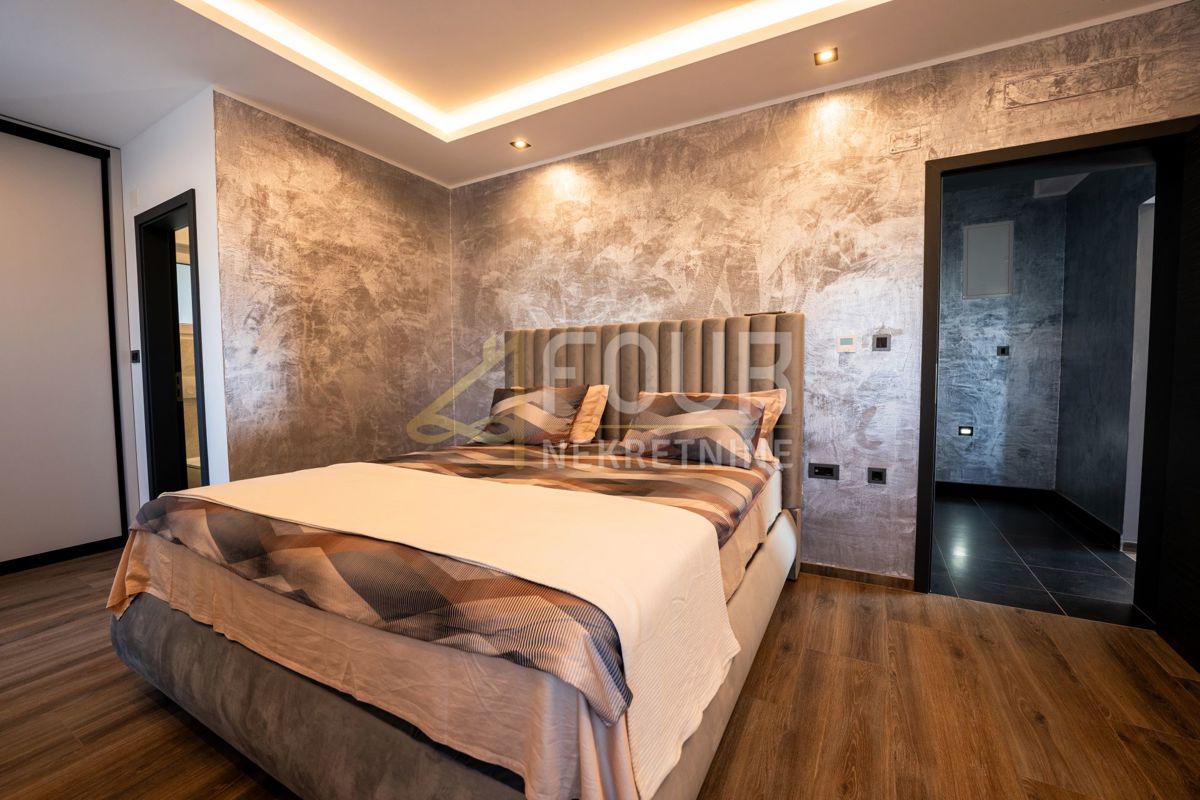 Novi Vinodolski, 391,72m2