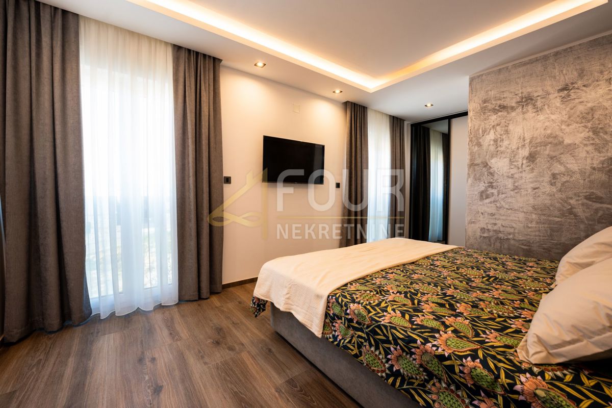 Novi Vinodolski, 391,72m2