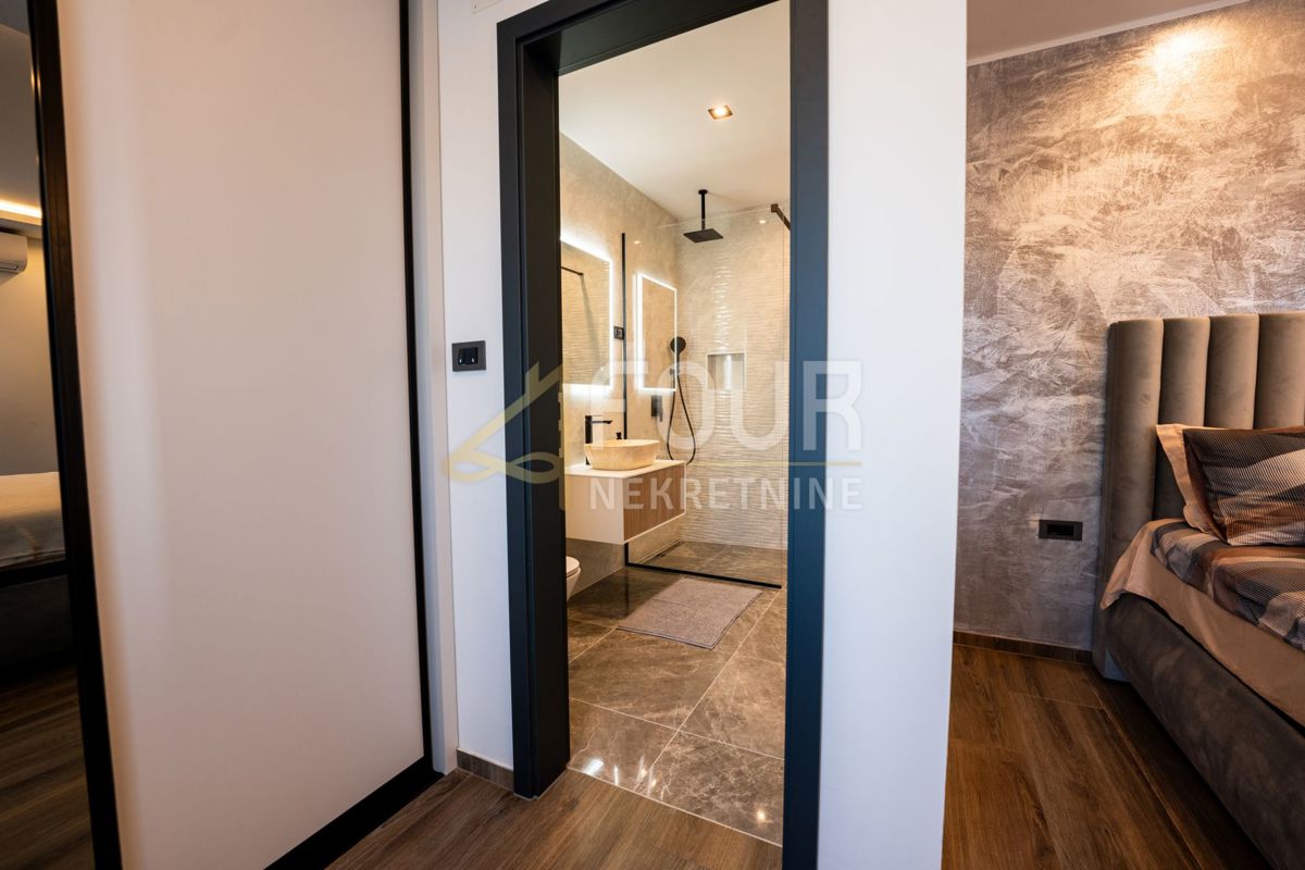 Novi Vinodolski, 391,72m2