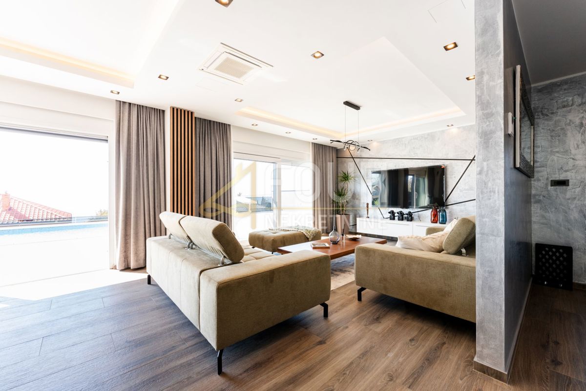 Novi Vinodolski, 391,72m2