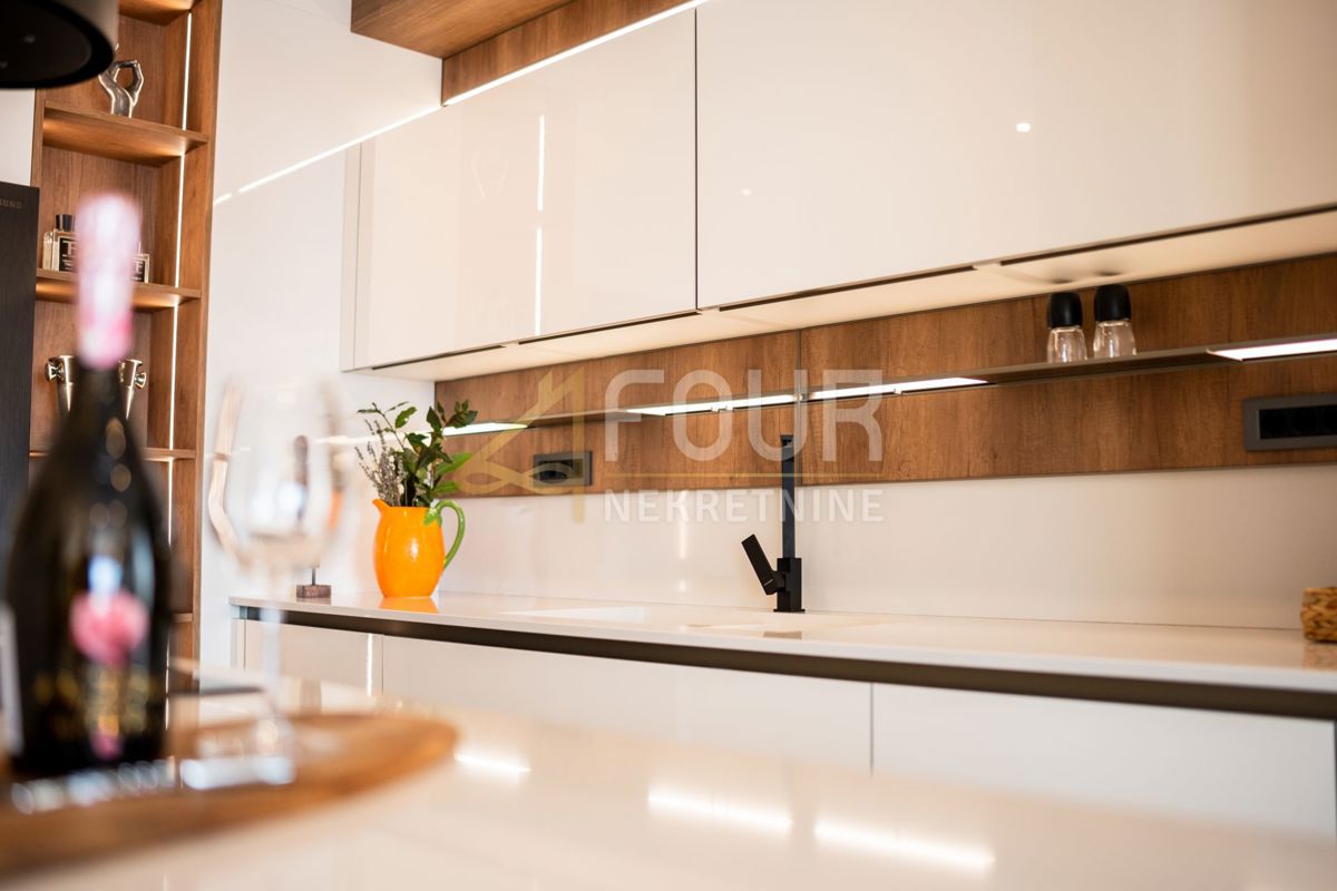 Novi Vinodolski, 391,72m2