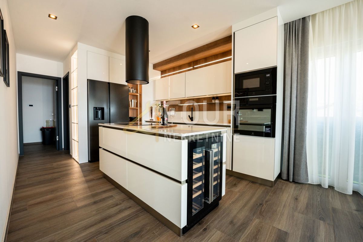 Novi Vinodolski, 391,72m2