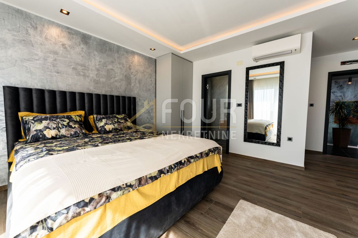 Novi Vinodolski, 391,72m2