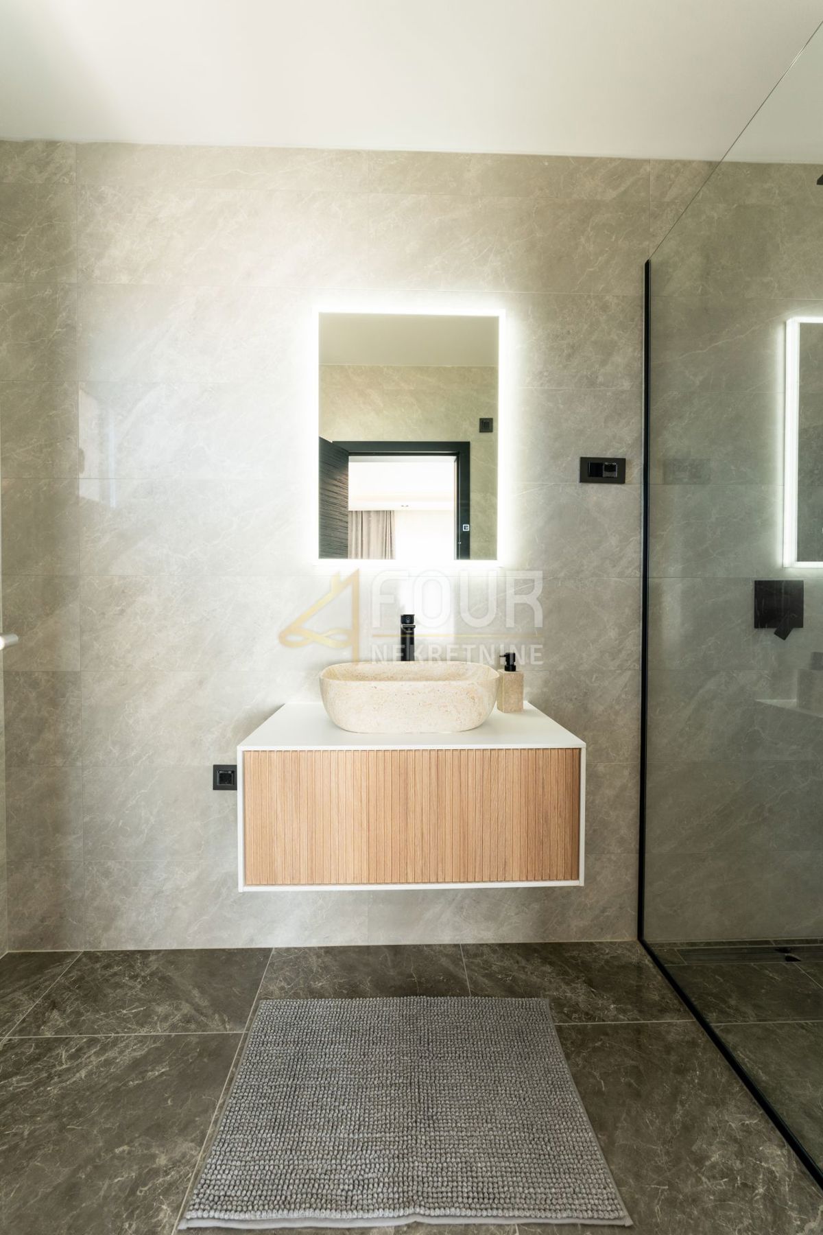 Novi Vinodolski, 391,72m2