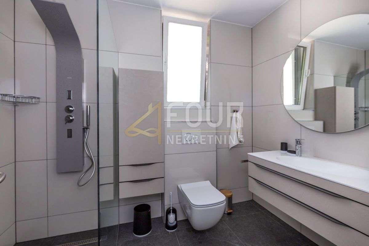 Mošćenička Draga, 221,20m2