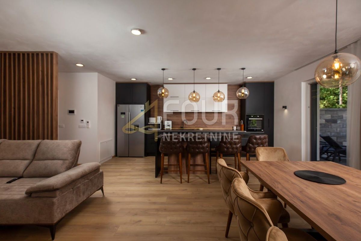 Mošćenička Draga, 221,20m2