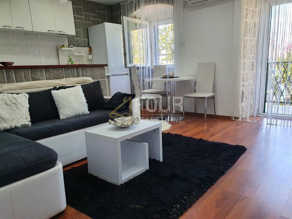 Pećine, Rijeka, 33,56m2