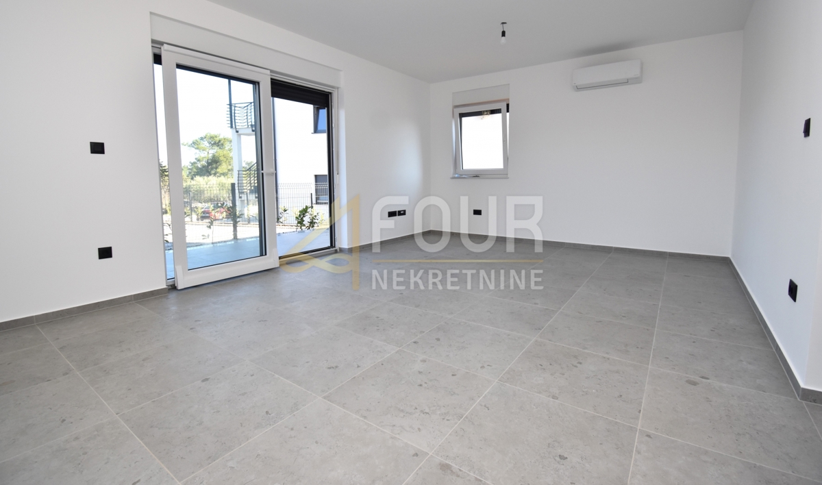 Isola di Krk, Čižići, nuova costruzione, 2 camere da letto + soggiorno, terrazza + giardino