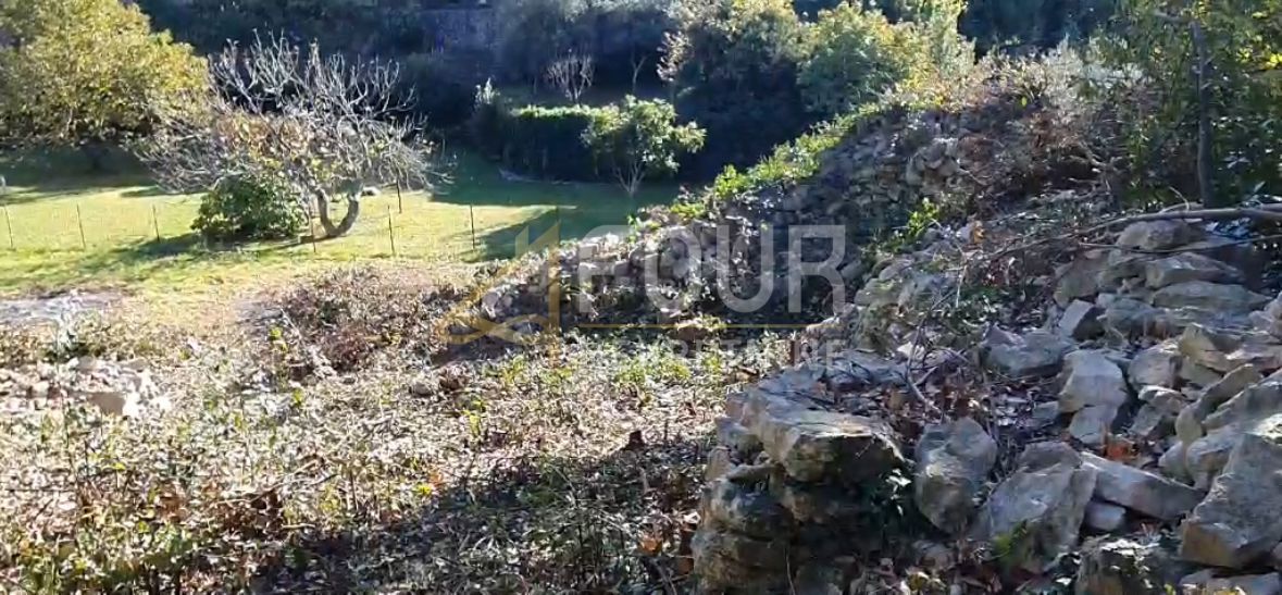 Srdoči, Rijeka, 982m2